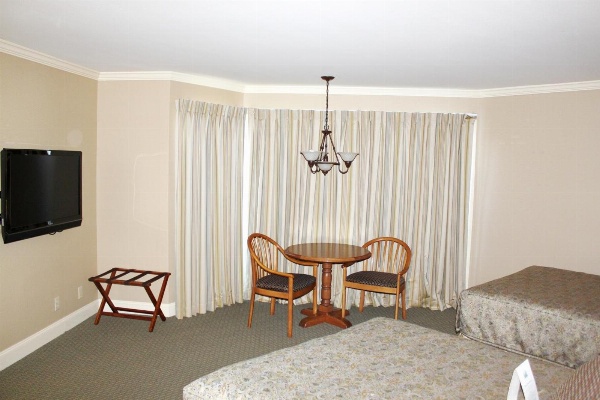 Columbus Inn image 7